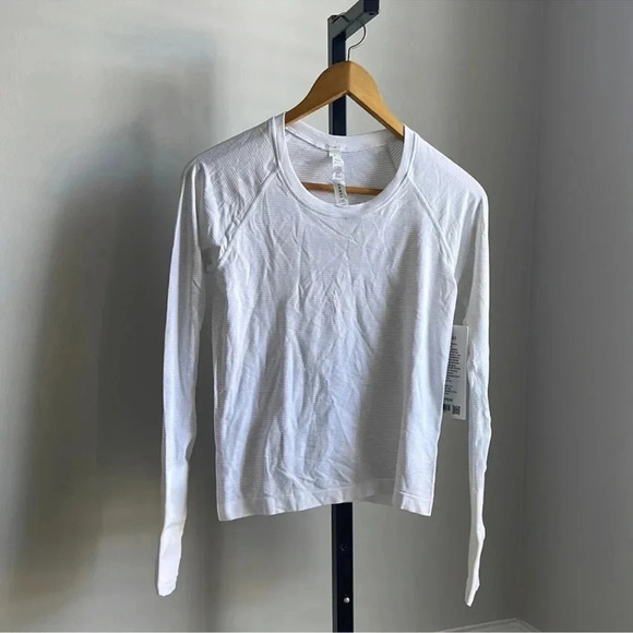 NWT Lululemon swiftly tech long sleeve 6 - Picture 1 of 3